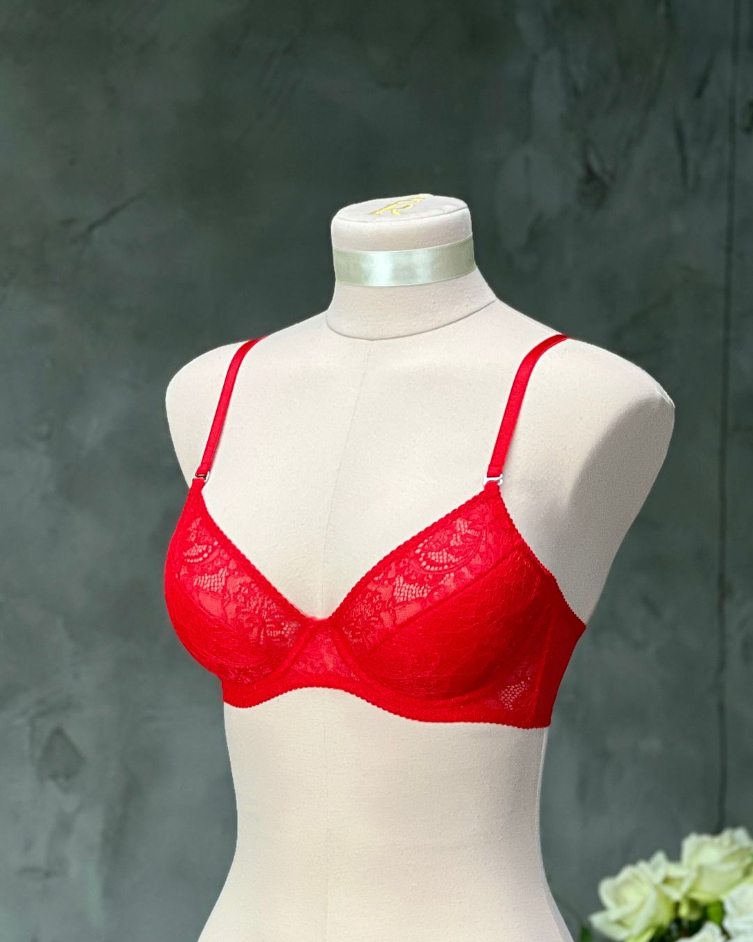 Каркасний бюстгальтер з напів-поролоновою чашкою “Ruby”. Клуб - Жовтень