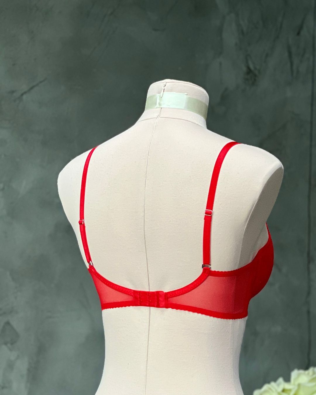 Каркасний бюстгальтер з напів-поролоновою чашкою “Ruby”. Клуб - Жовтень