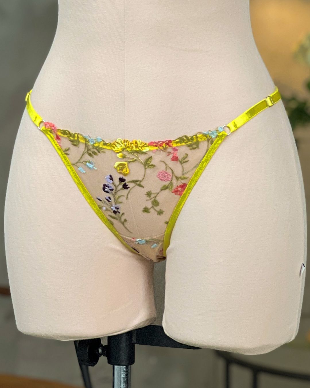 Клуб - Трусики стрінги «Julia»