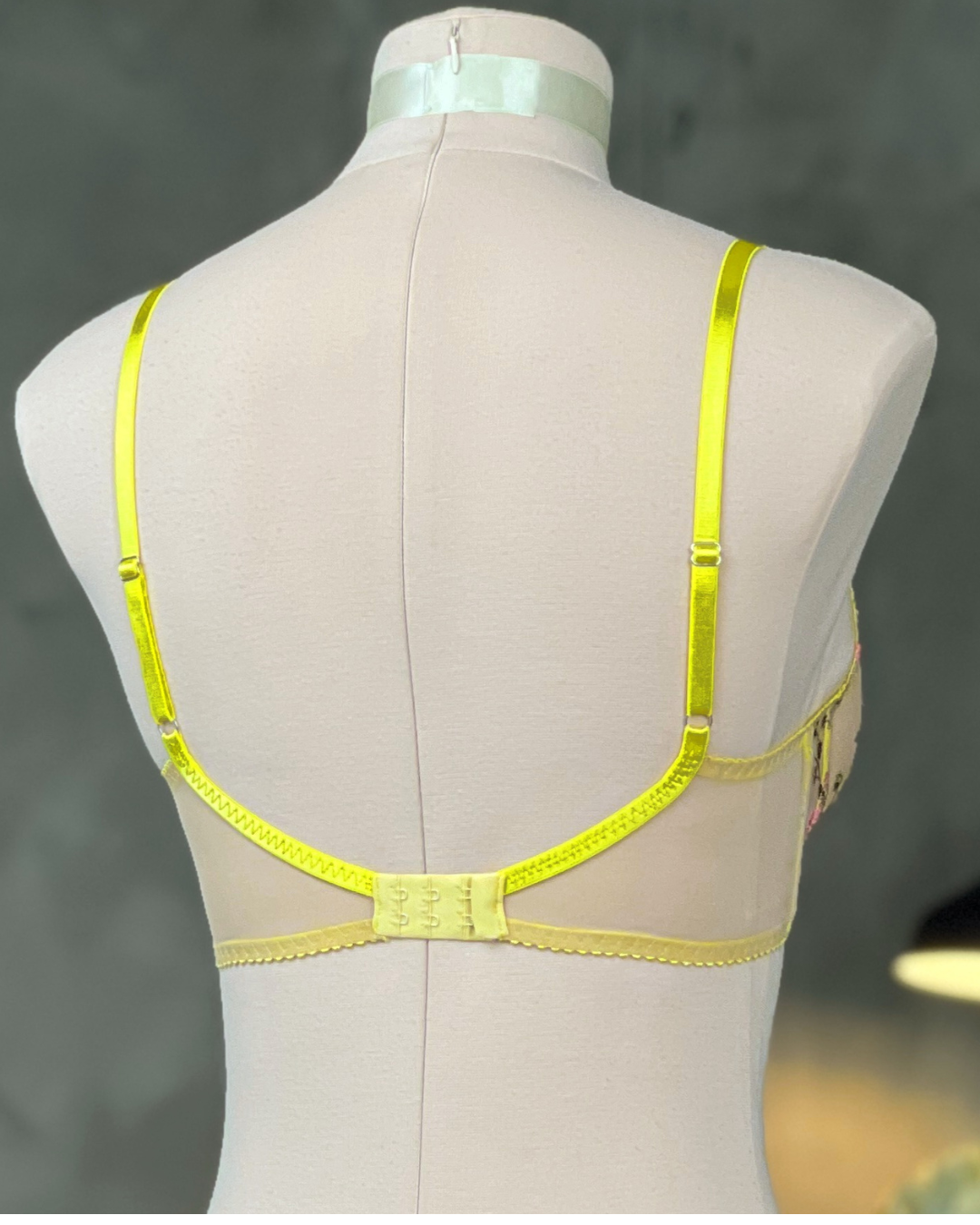 Клуб - Каркасний бюстгальтер Alex